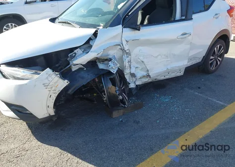 2018 Nissan Kicks Sr from USA, damaged, VIN 3N1CP5CU2JL526318